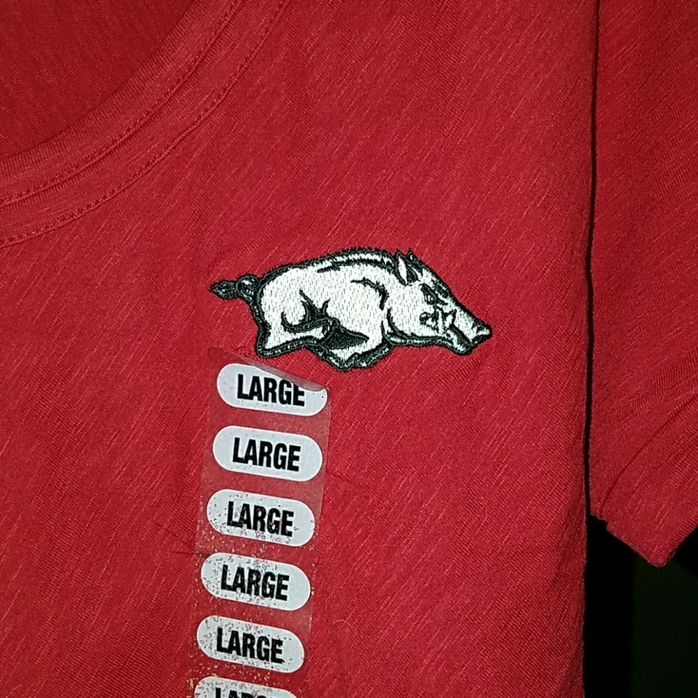 NWT Arkansas Razorbacks Tee - Picture 3 of 4